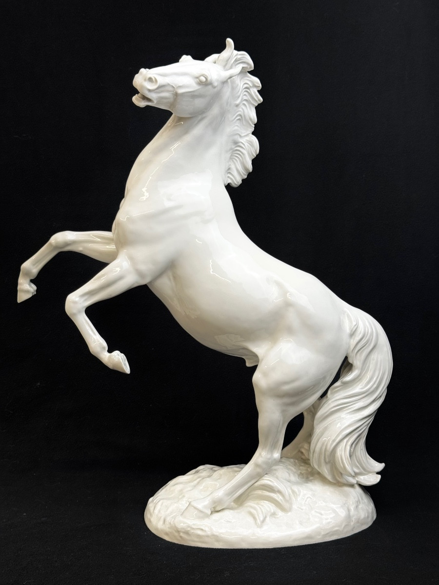 Meissen grande figure en porcelaine "Étalon Maestoso"