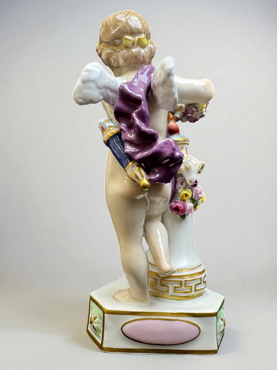 Meissen Figure De Cupidon En Porcelaine "Je les Couronne”-photo-2