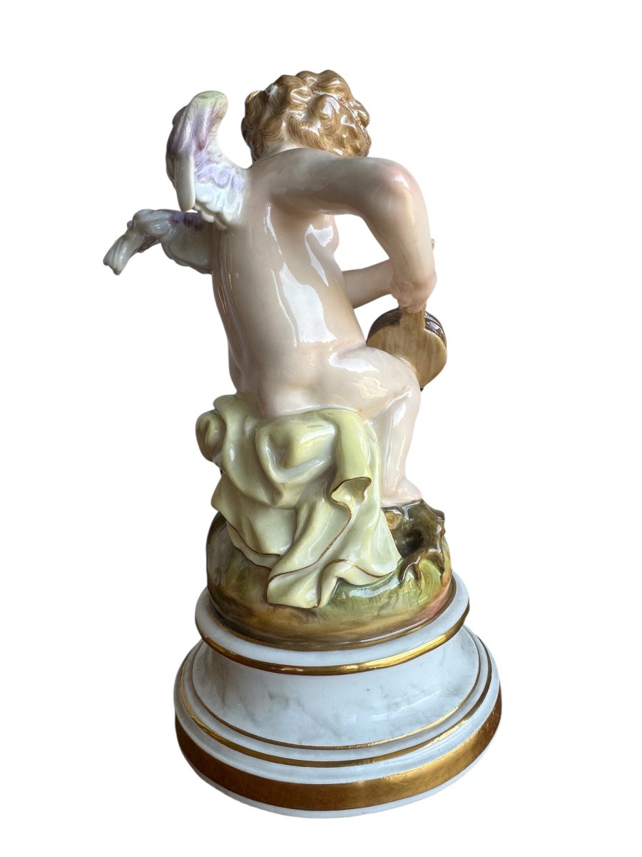 Meissen, Porcelain Figure "cupid, Fanning The Flames Of Two Hearts"-photo-3