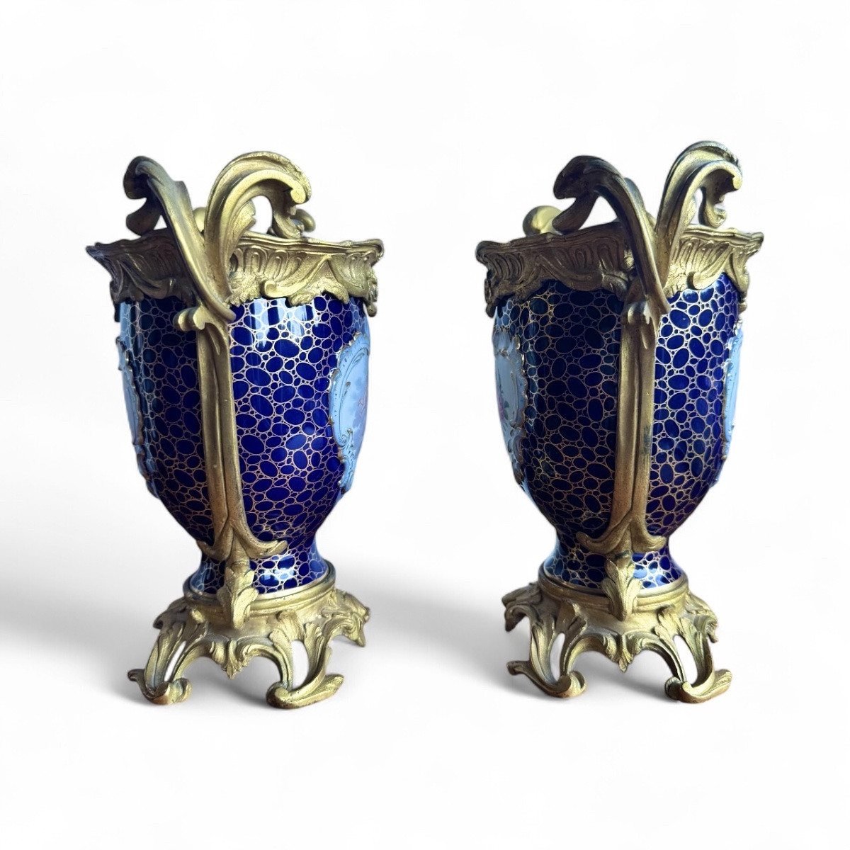 Meissen - Pair Of Cupid Vases -photo-3