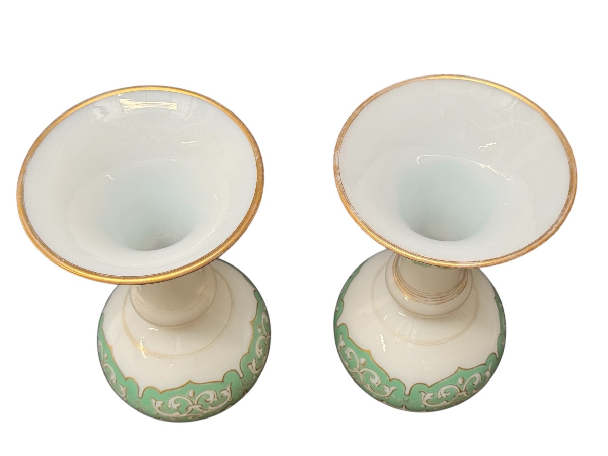 Baccarat - Pair de vases en opaline -photo-3