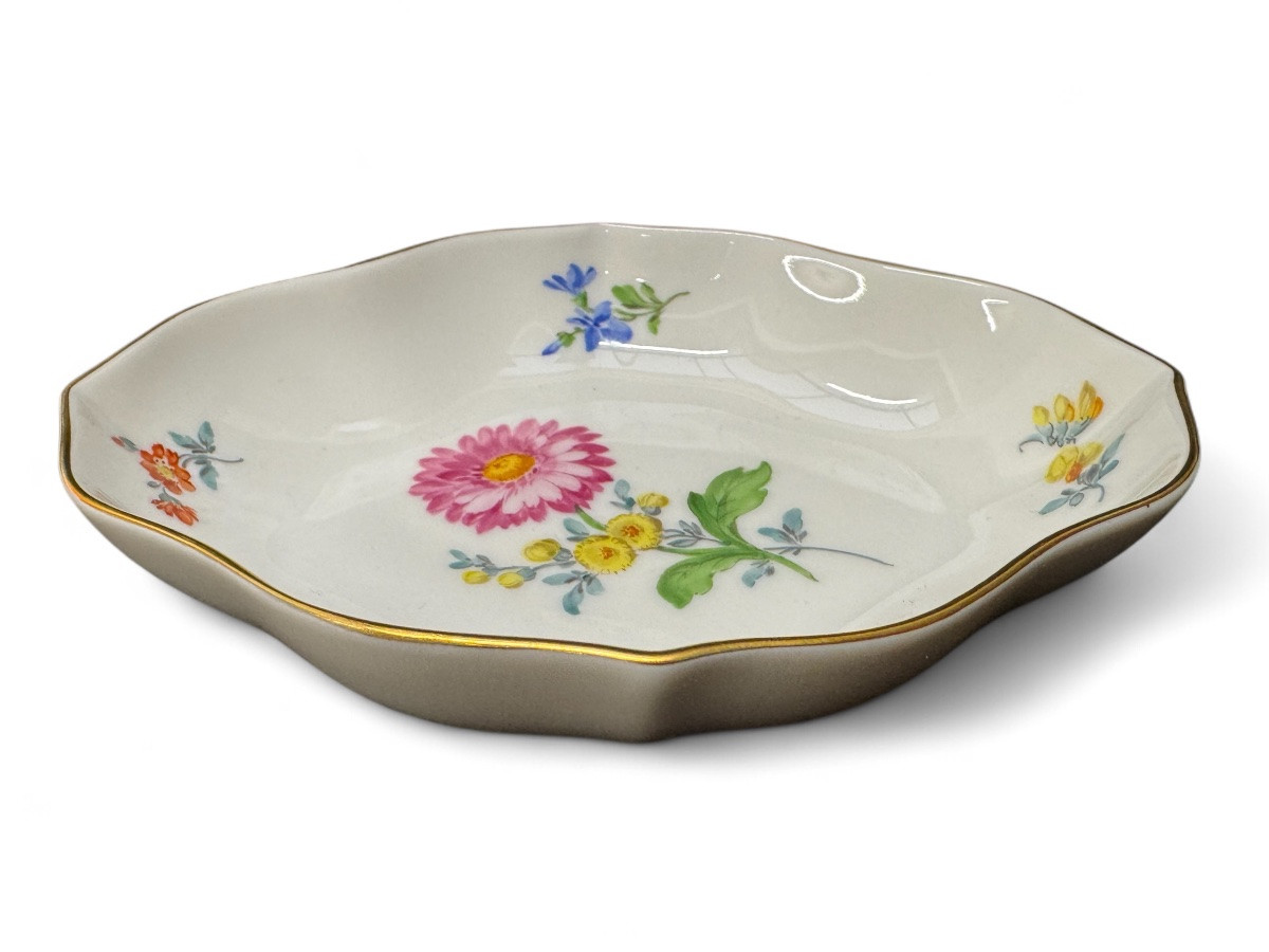Meissen Porcelain Dish With Floral Decoration. -photo-3