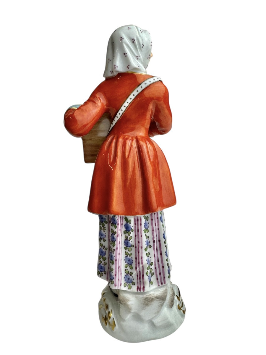Meissen - The Cries Of Paris, Girl With A Marmot-photo-1