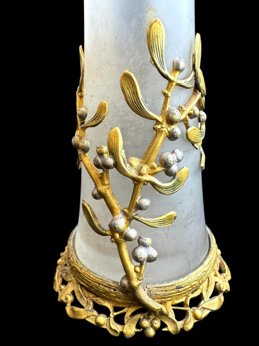 Vase art nouveau, monture en bronze à décor des fleurs de gui -photo-3