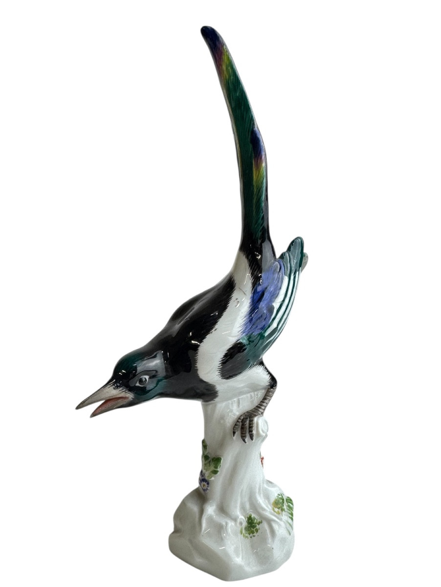 Meissen - Porcelain Figure Of A Magpie Facing Right