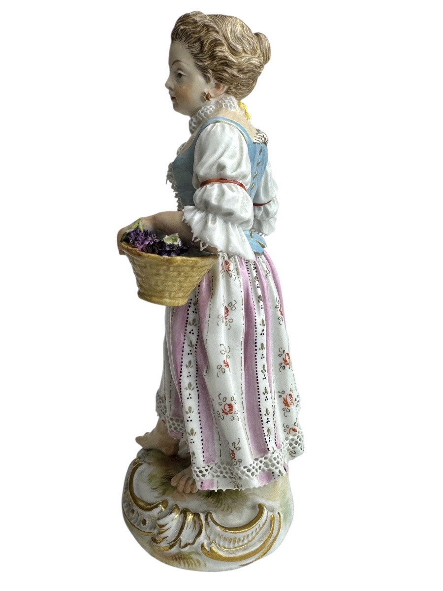 Meissen - Figurine en porcelaine représentant une jeune jardinière-photo-1