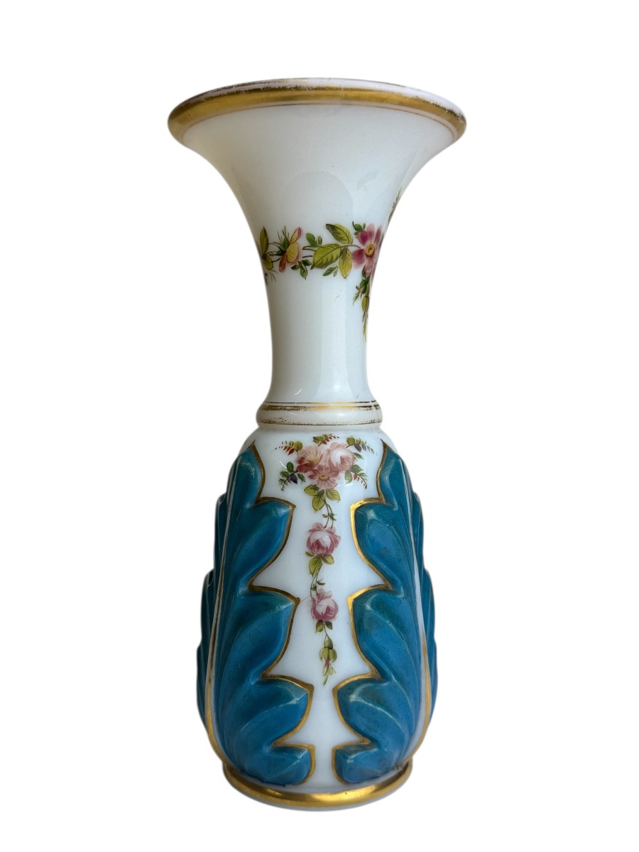 Baccarat - Opaline Vase Decorated With Acanthus Flowers And Leaves-photo-2