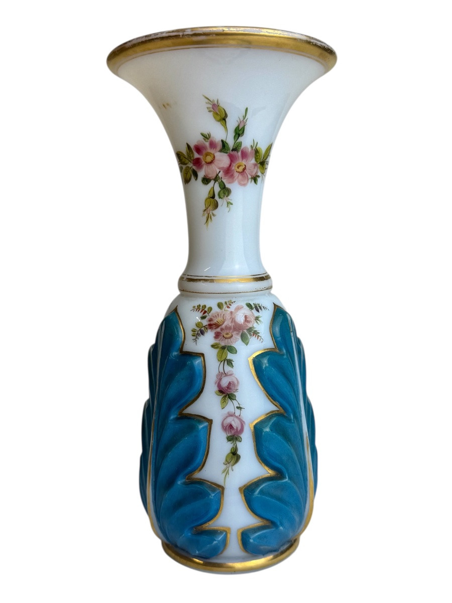 Baccarat - Opaline Vase Decorated With Acanthus Flowers And Leaves-photo-4