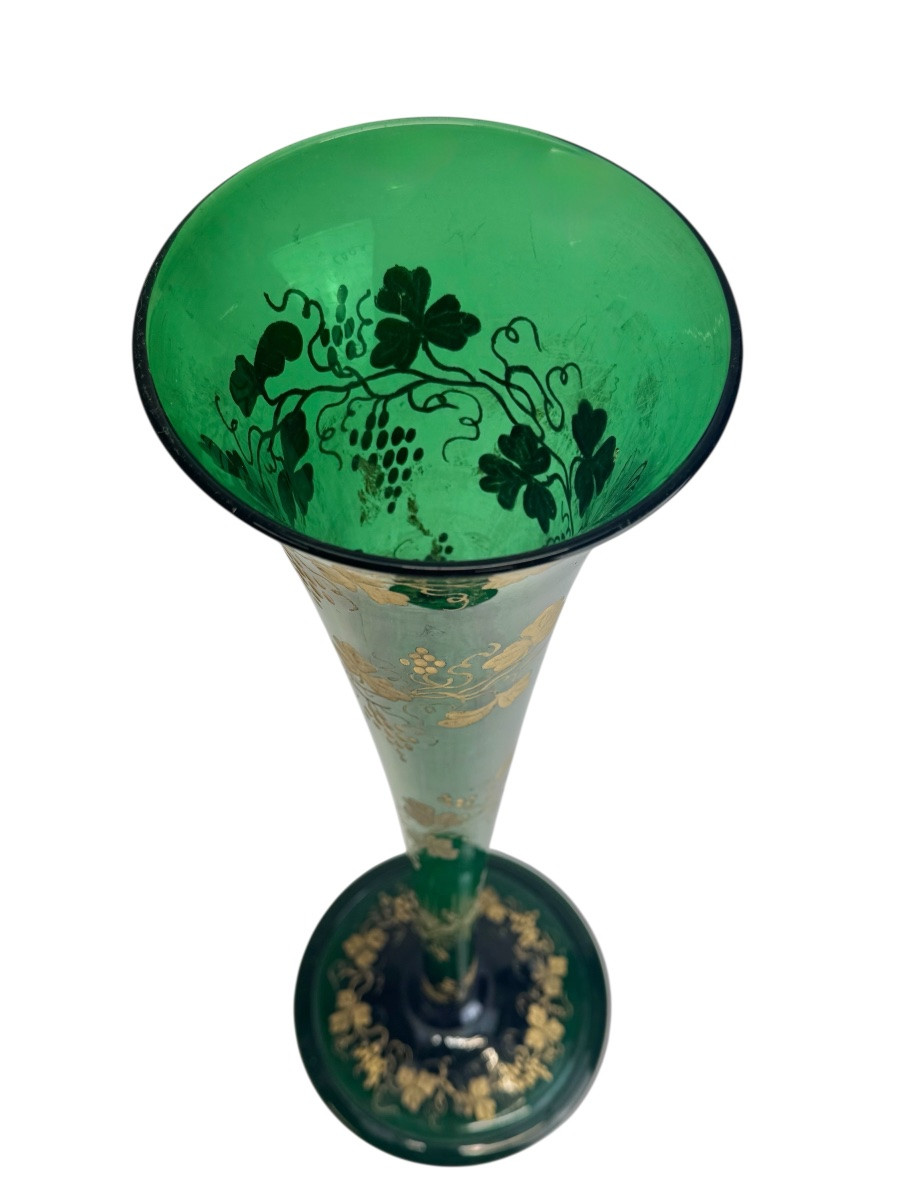 Crystal Staircase - Large Crystal Cone-shaped Vase Decorated With Vine Tendrils.-photo-3