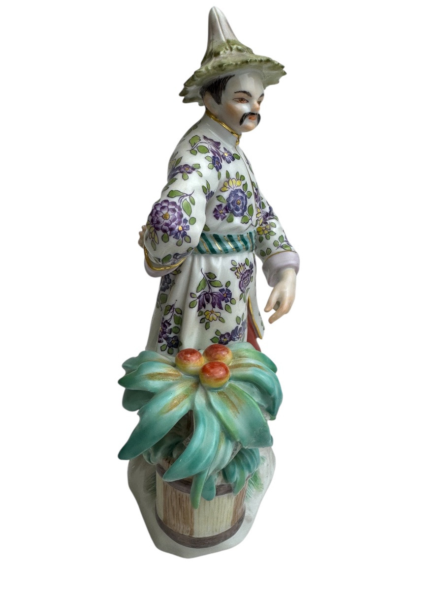 Meissen Japanese Porcelain Figurine With Flower Pot-photo-2
