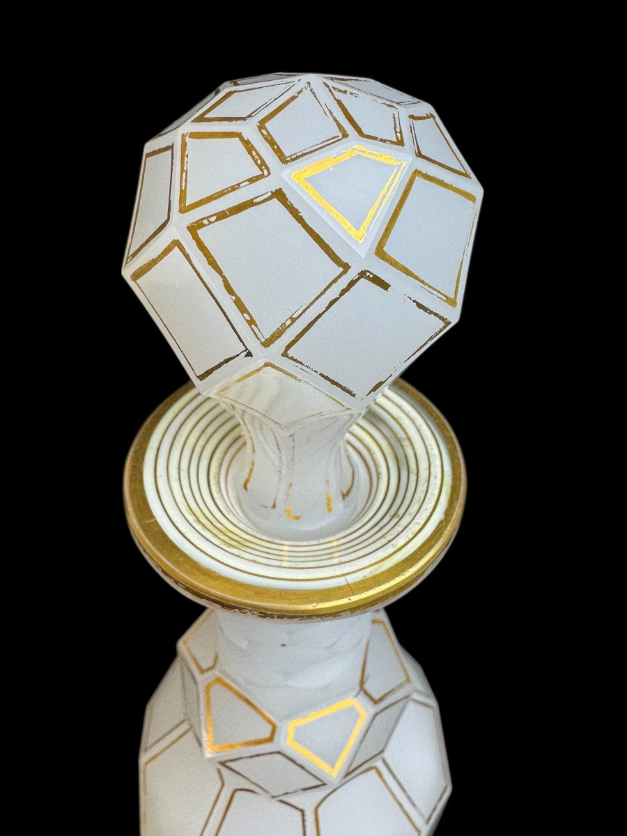 White Opaline Glass Carafe With A Faceted, Octagonal Cylindrical Shape-photo-4