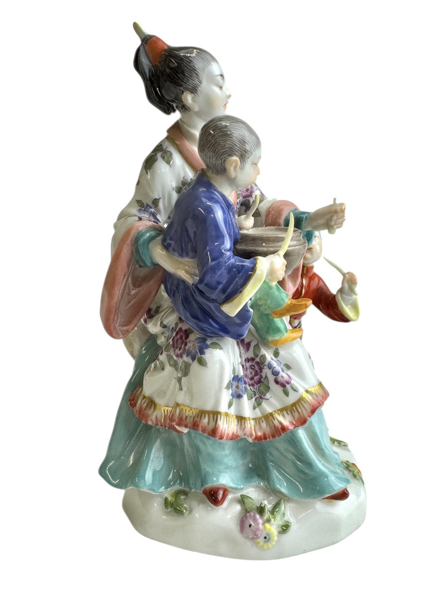 Meissen, grupe en porcelaine femme japonaise avec des enfants -photo-2
