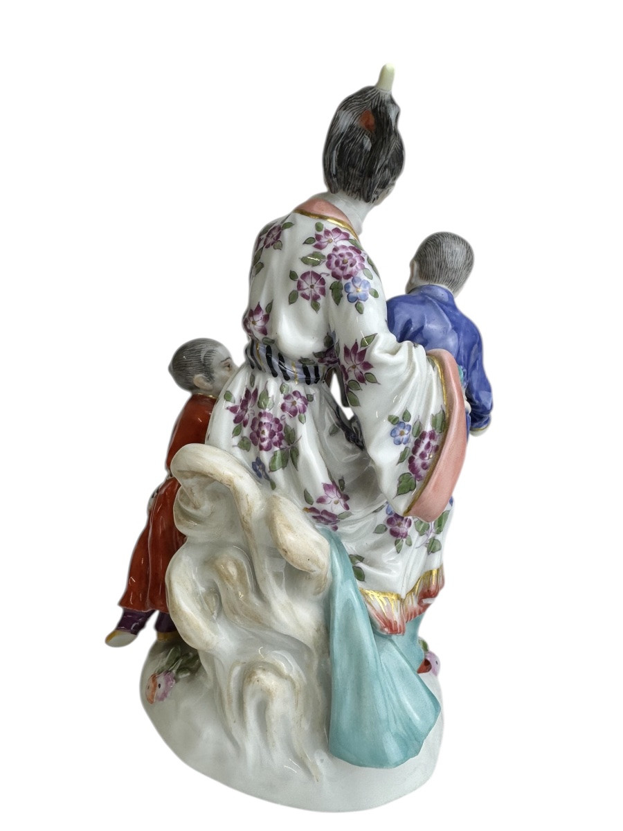 Meissen, grupe en porcelaine femme japonaise avec des enfants -photo-3