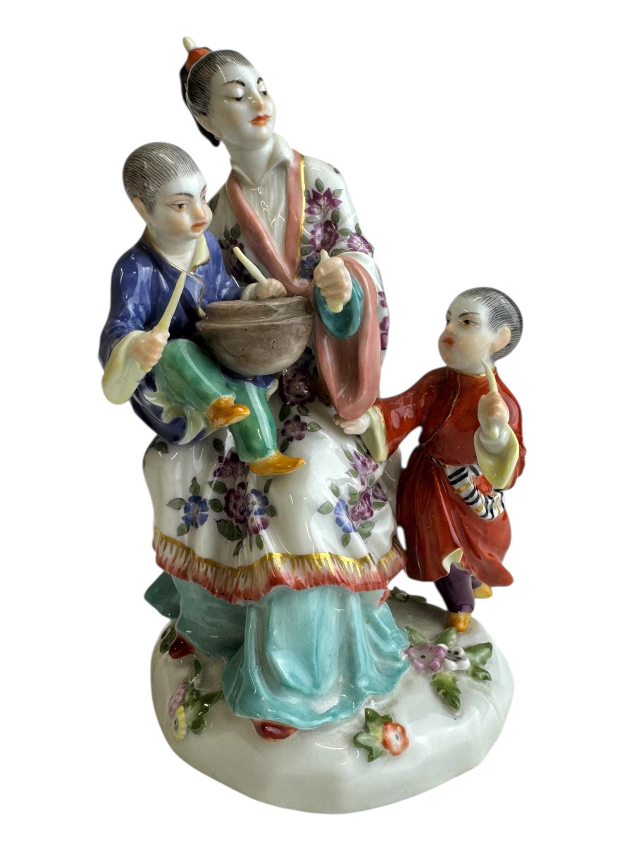 Meissen, grupe en porcelaine femme japonaise avec des enfants 