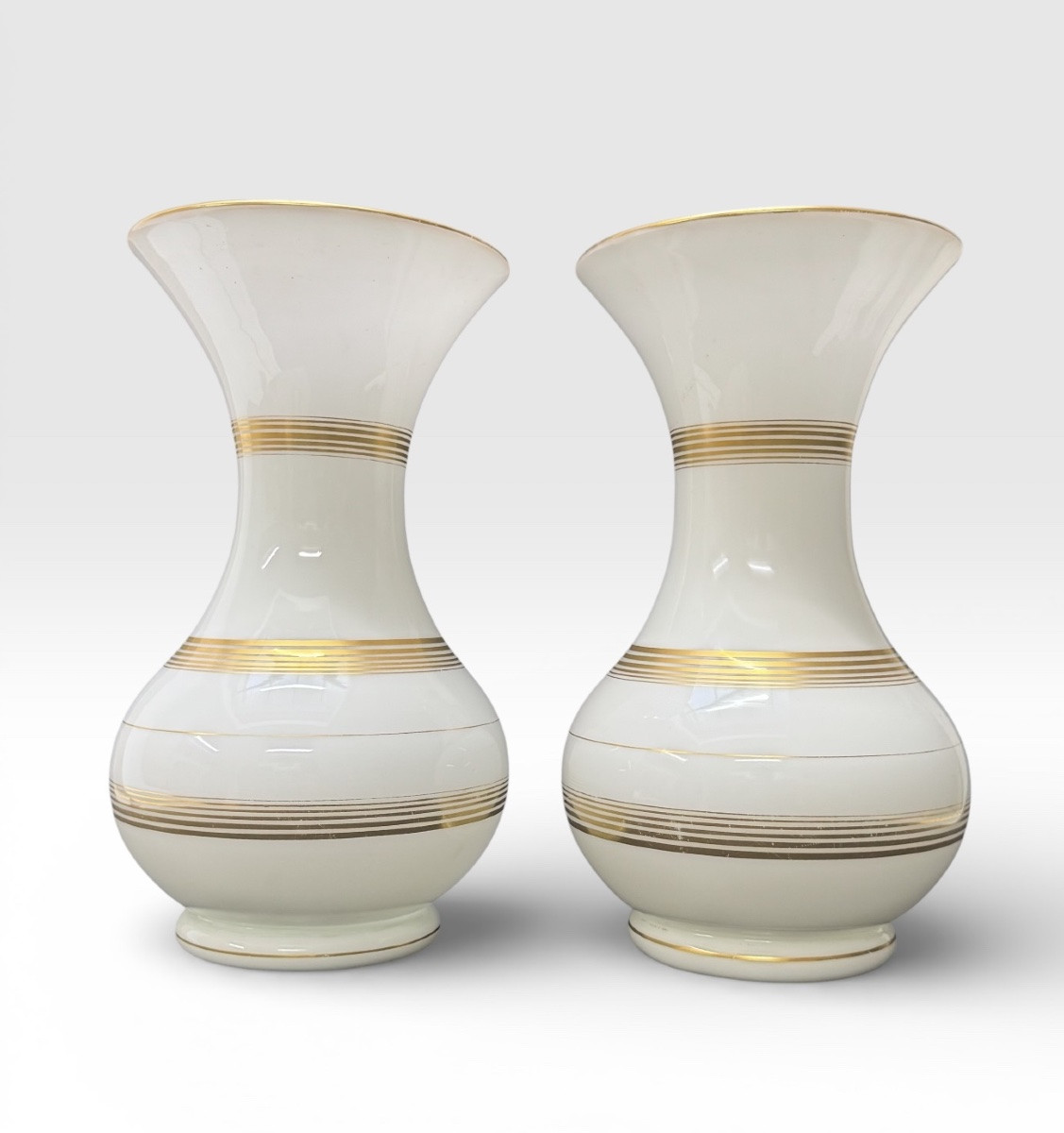 Baccarat, Pair Of White Opaline Vases With Gold Motifs-photo-3