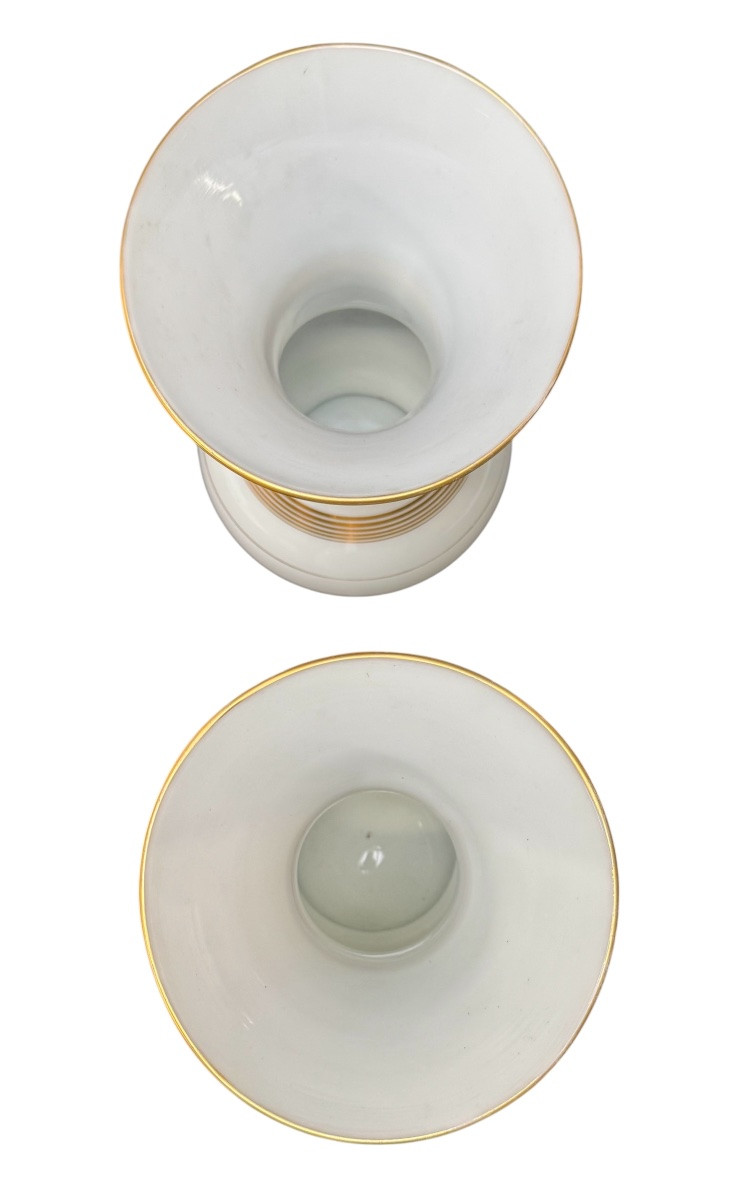 Baccarat, Pair Of White Opaline Vases With Gold Motifs-photo-4