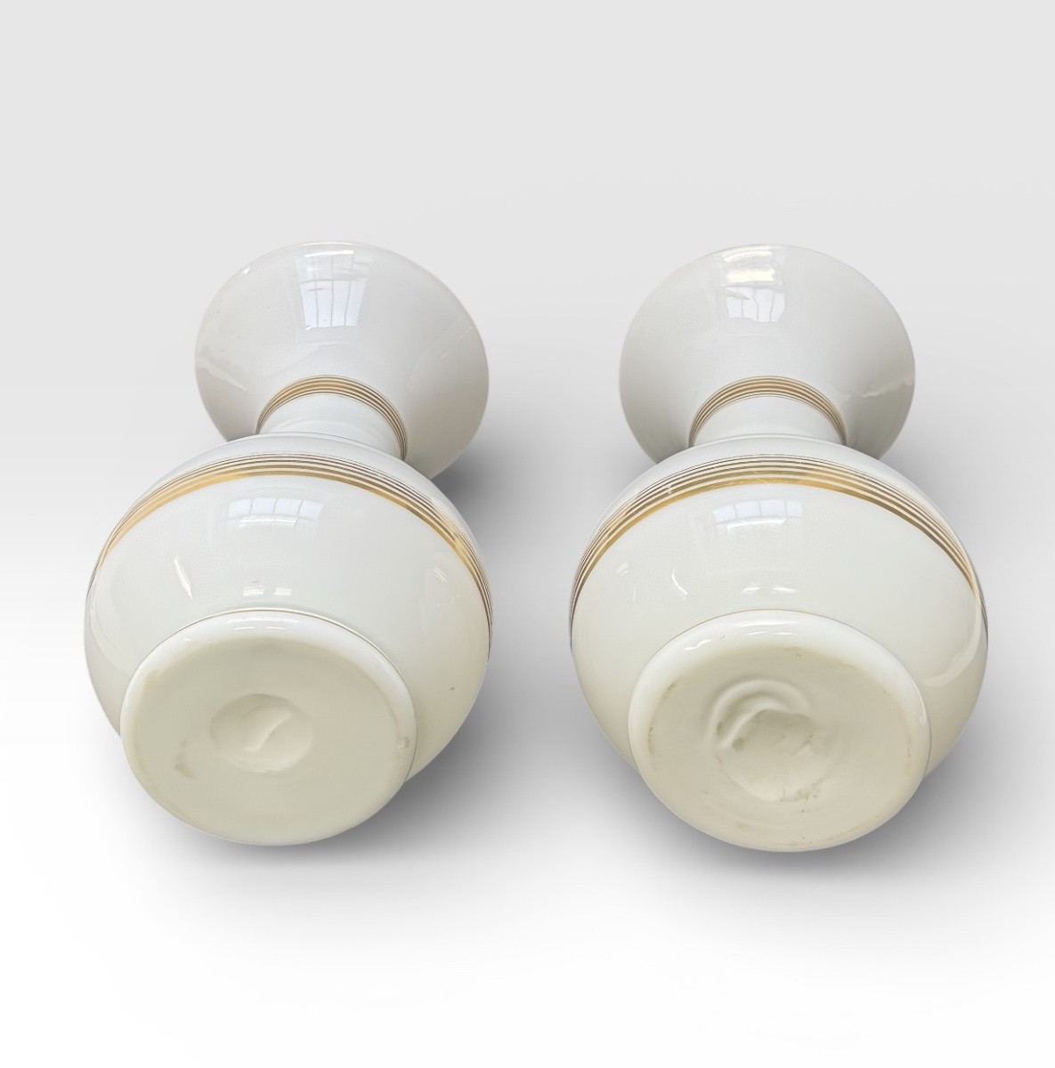 Baccarat, Pair Of White Opaline Vases With Gold Motifs-photo-1