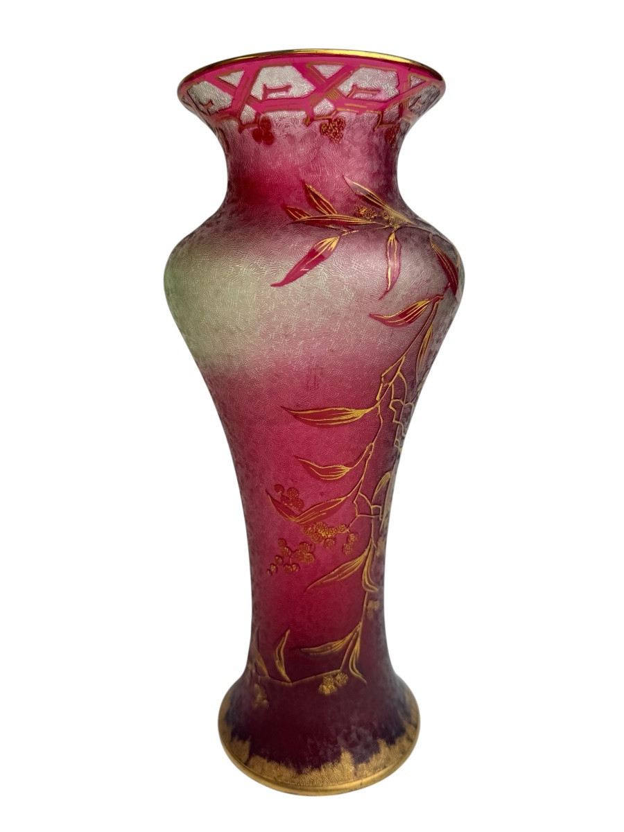 Baccarat - Uranium Crystal Vase With Raspberry Decoration-photo-3