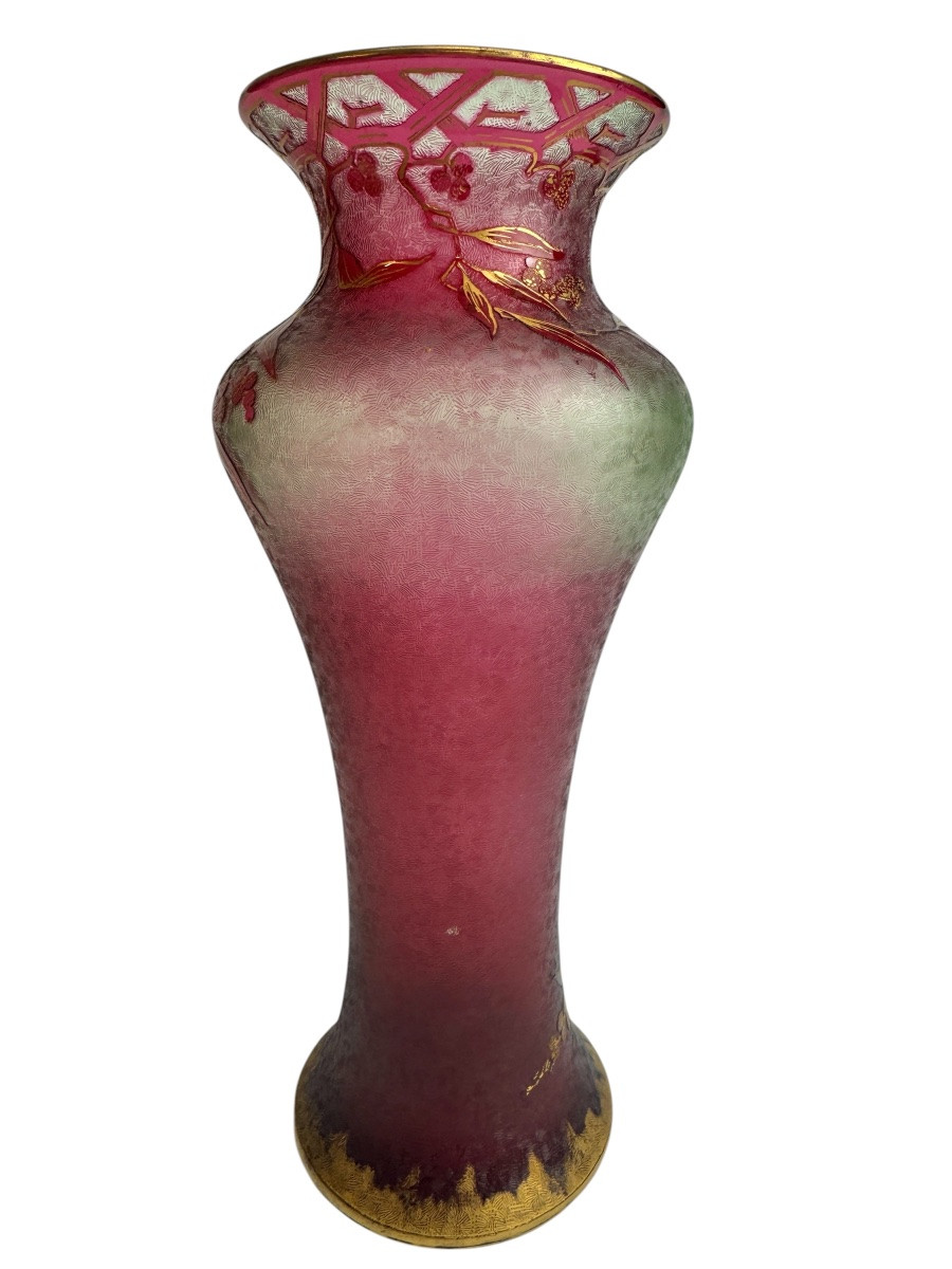 Baccarat - Uranium Crystal Vase With Raspberry Decoration-photo-1