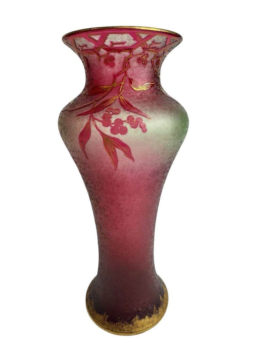 Baccarat - Uranium Crystal Vase With Raspberry Decoration-photo-2