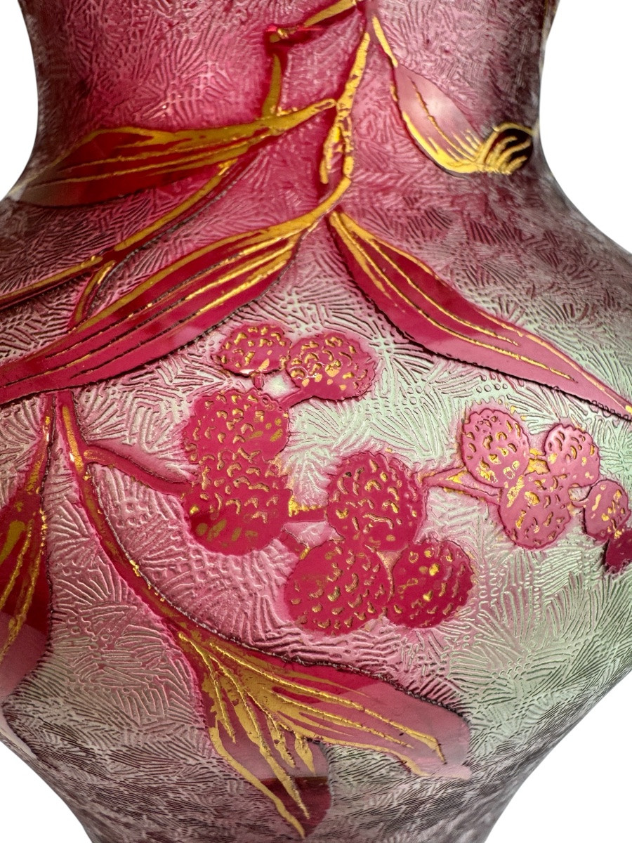 Baccarat - Uranium Crystal Vase With Raspberry Decoration-photo-4