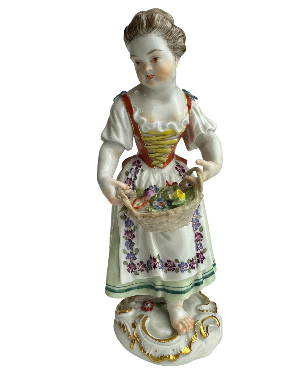 Meissen - Figurine en porcelaine représentant une jeune jardinière