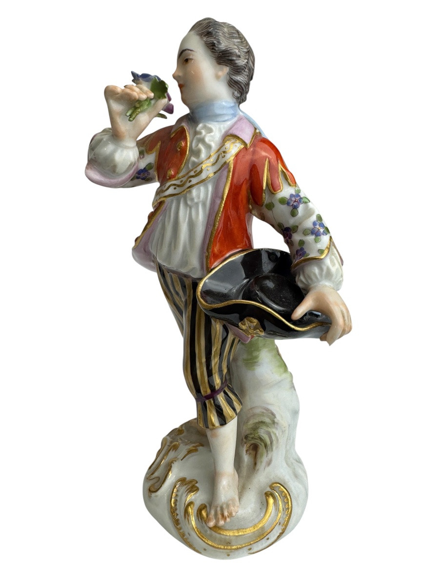 Meissen - Porcelain Figurine Of A Child Gardener With Hat-photo-3