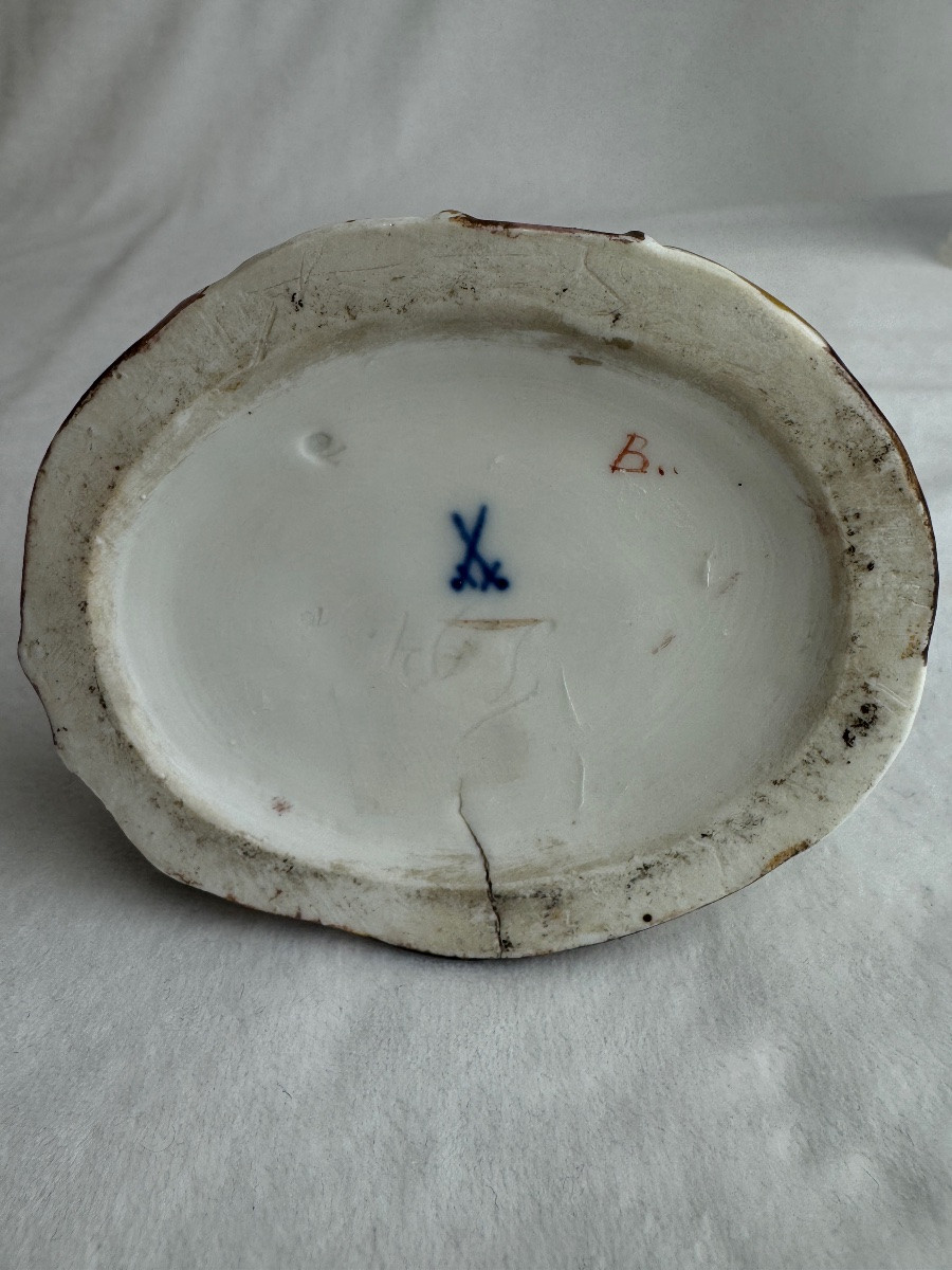 Meissen - Groupe en porcelaine représentant deux enfants avec des raisins -photo-5