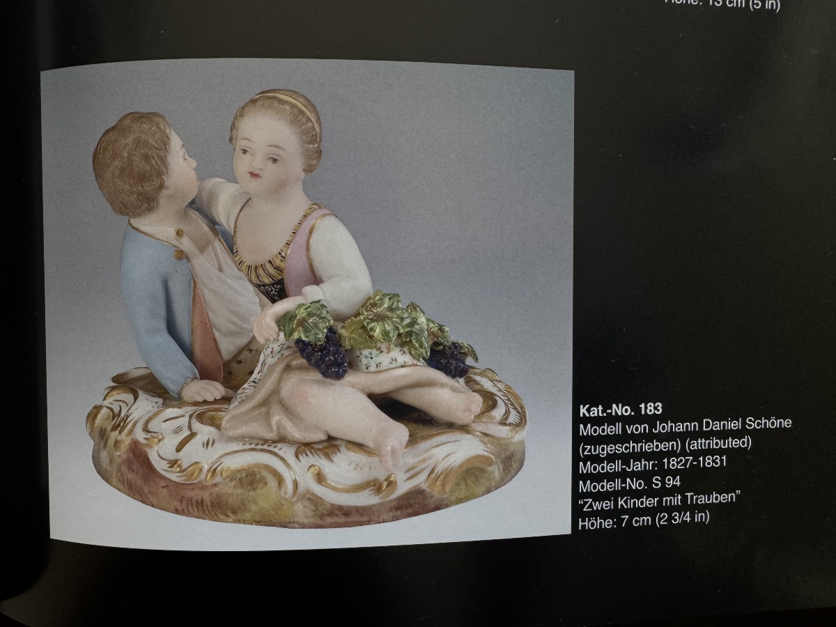 Meissen - Groupe en porcelaine représentant deux enfants avec des raisins -photo-6