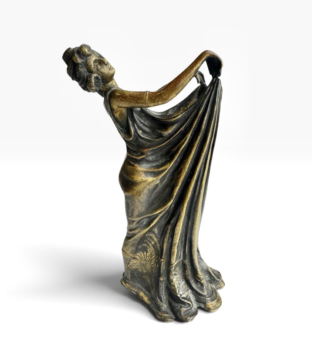Franz Xavier Bergman, bronze de Vienne - femme tenant sa robe. -photo-2