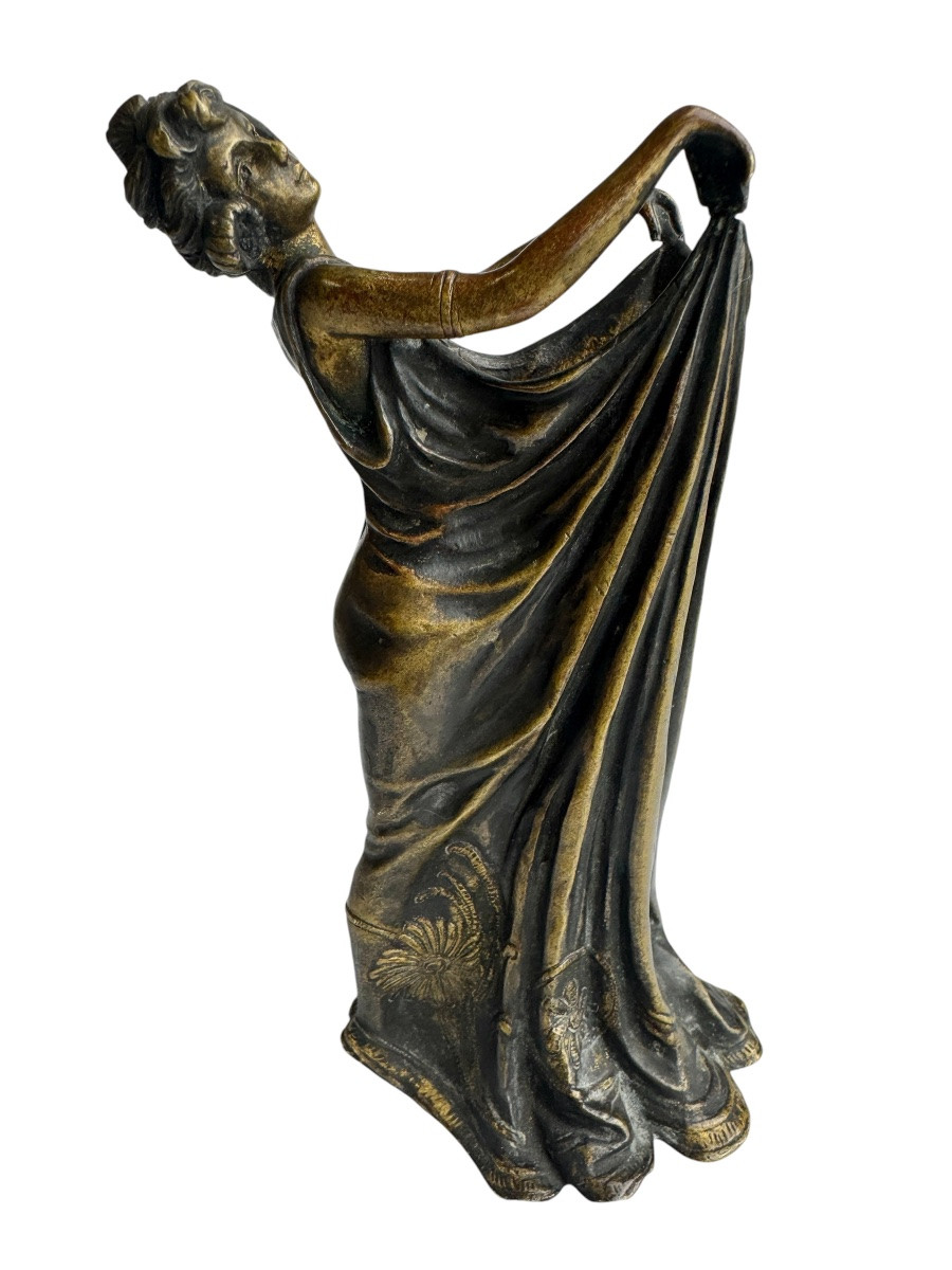 Franz Xavier Bergman, bronze de Vienne - femme tenant sa robe. -photo-7
