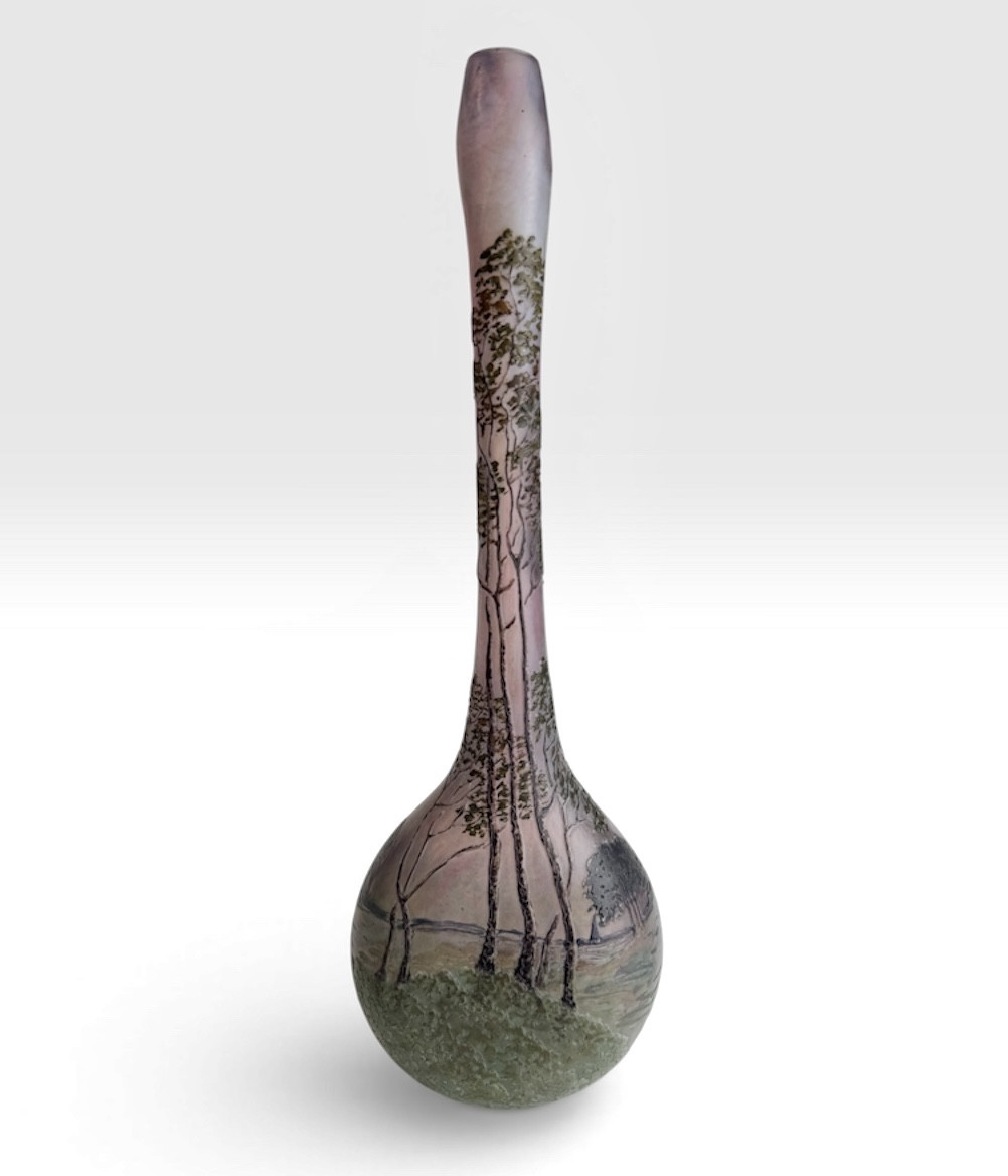 Legras - Vase soliflore dégage à l’acide à décor de paysage. 