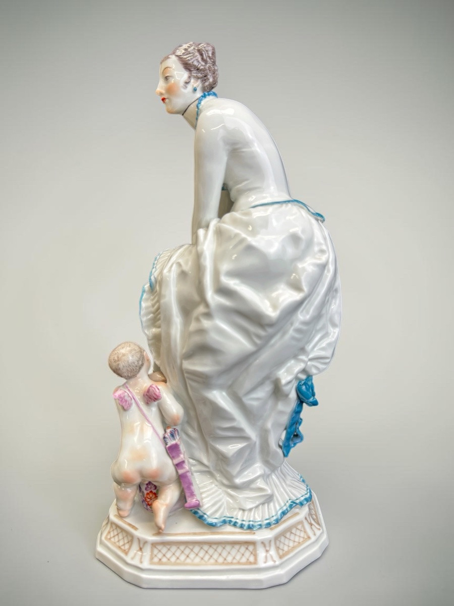 Meissen modèle de Paul Scheurich- Groupe en porcelaine Dame avec Cupidon -photo-4