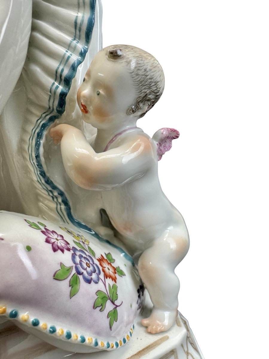 Meissen modèle de Paul Scheurich- Groupe en porcelaine Dame avec Cupidon -photo-3