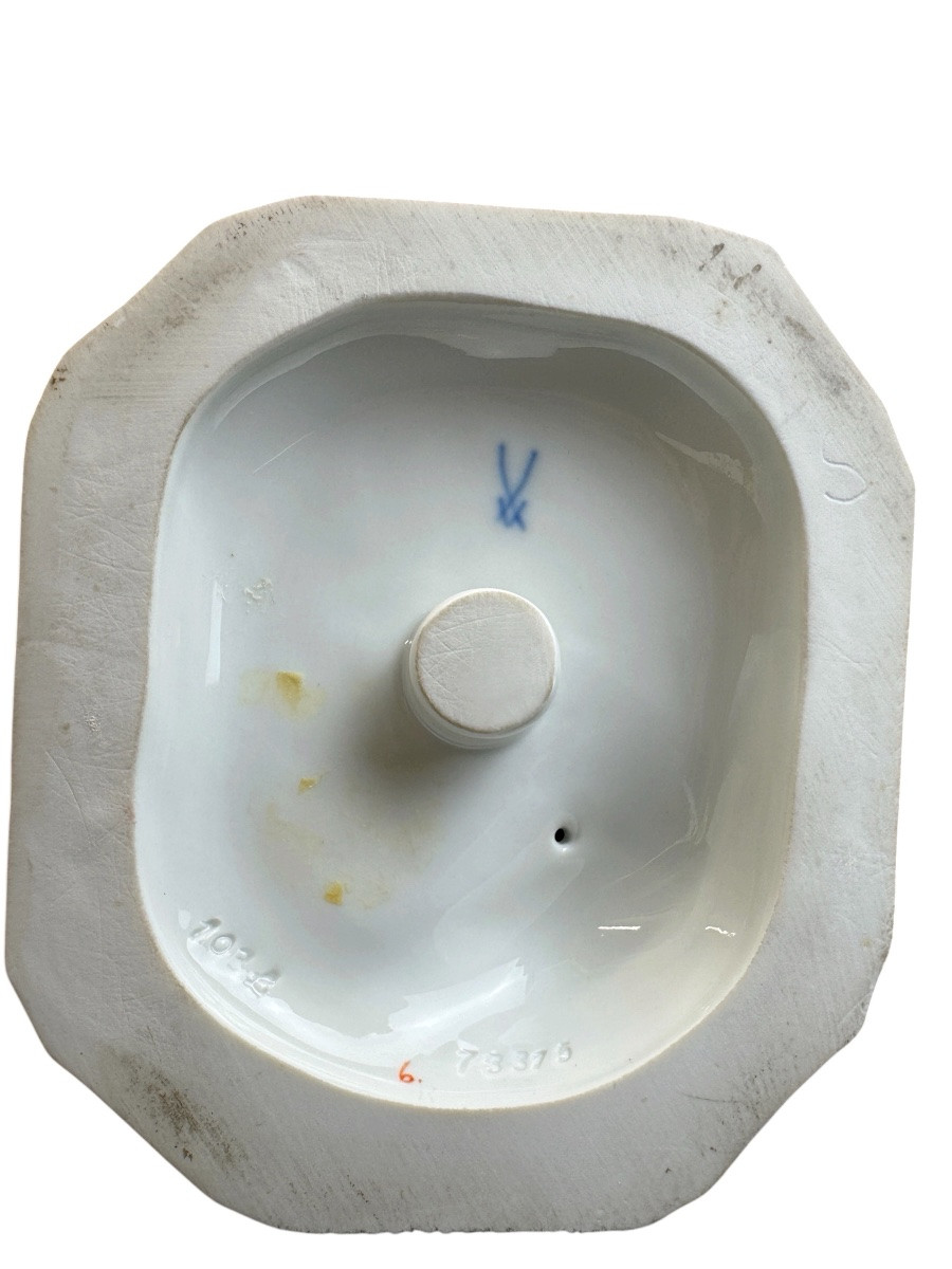Meissen modèle de Paul Scheurich- Groupe en porcelaine Dame avec Cupidon -photo-6