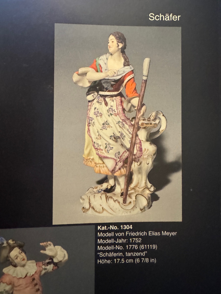Meissen - Figure en porcelaine représentant une bergère dansant-photo-6