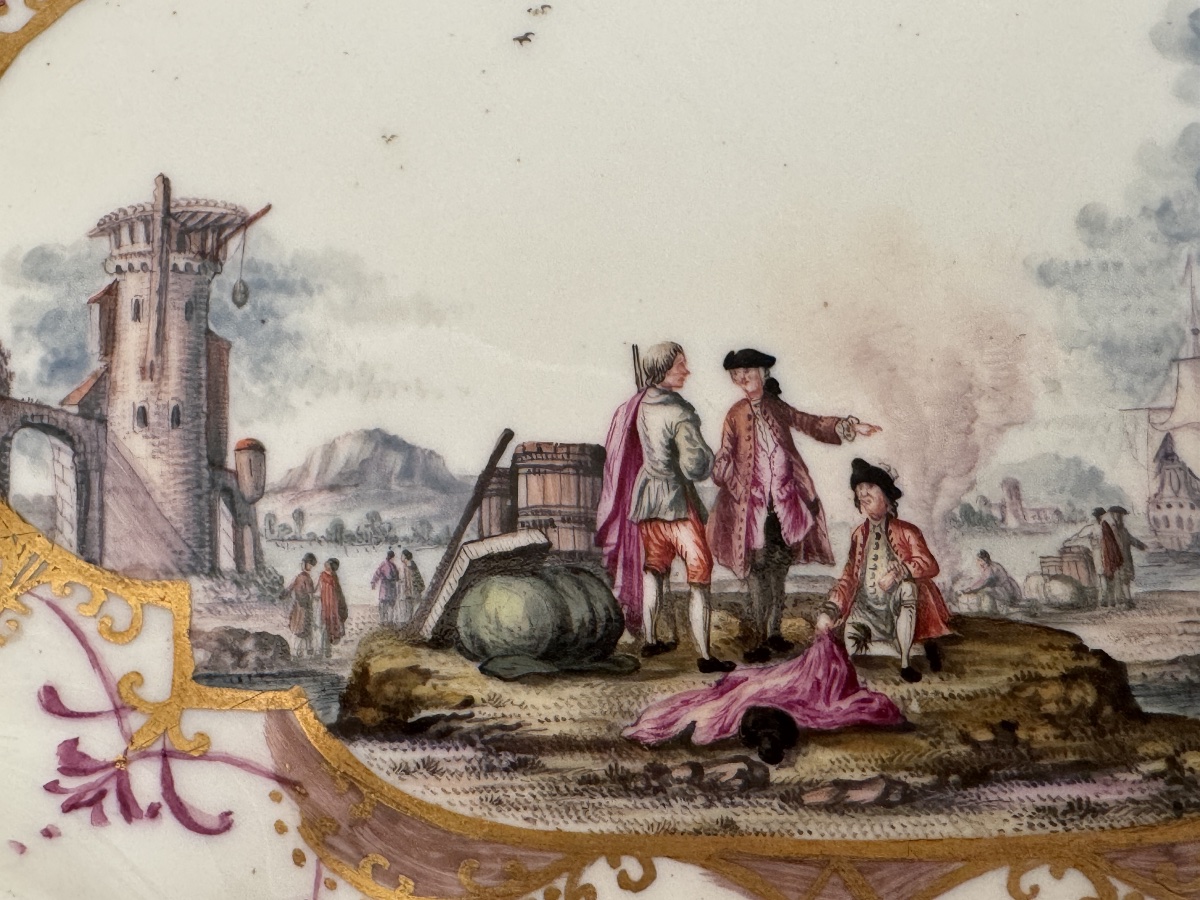 Meissen - Assiette à décor d’une scène portuaire (Kauffahrtei), attribué à Christian F. Herold.-photo-1