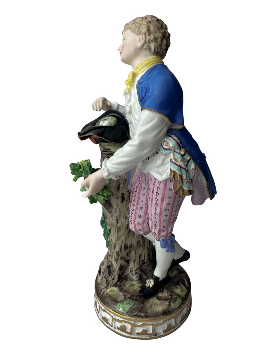 Meissen, figurine en porcelaine d’un garçon au nid d'oiseau -photo-2