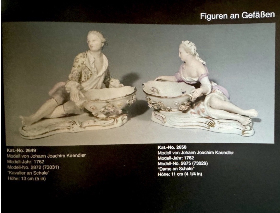 Meissen - Porcelain Salt Or Pepper Shaker, Figurine-shaped Design With An Onion Motif. -photo-6