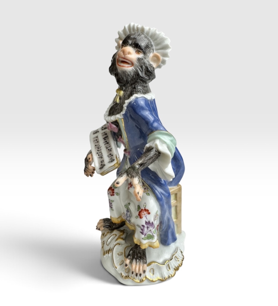Meissen - Figurine en porcelaine d’une singe en tant que chanteuse de la série l’orchestre de s-photo-2