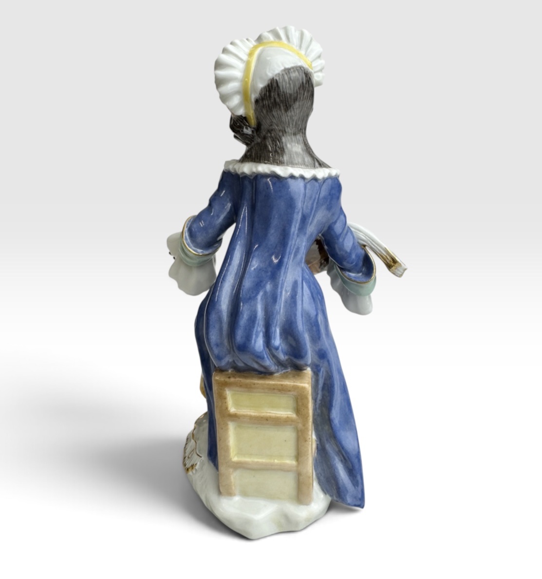 Meissen - Figurine en porcelaine d’une singe en tant que chanteuse de la série l’orchestre de s-photo-4
