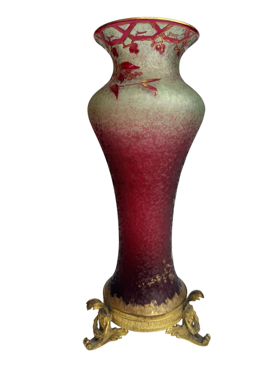 Baccarat - Ouraline Crystal Vase With A Raspberry Design-photo-4
