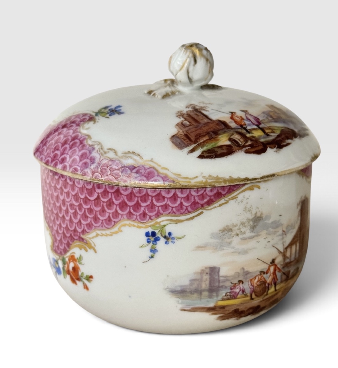 Meissen - Box With A Lid Decorated With Scenes Of Maritime Trade -photo-2