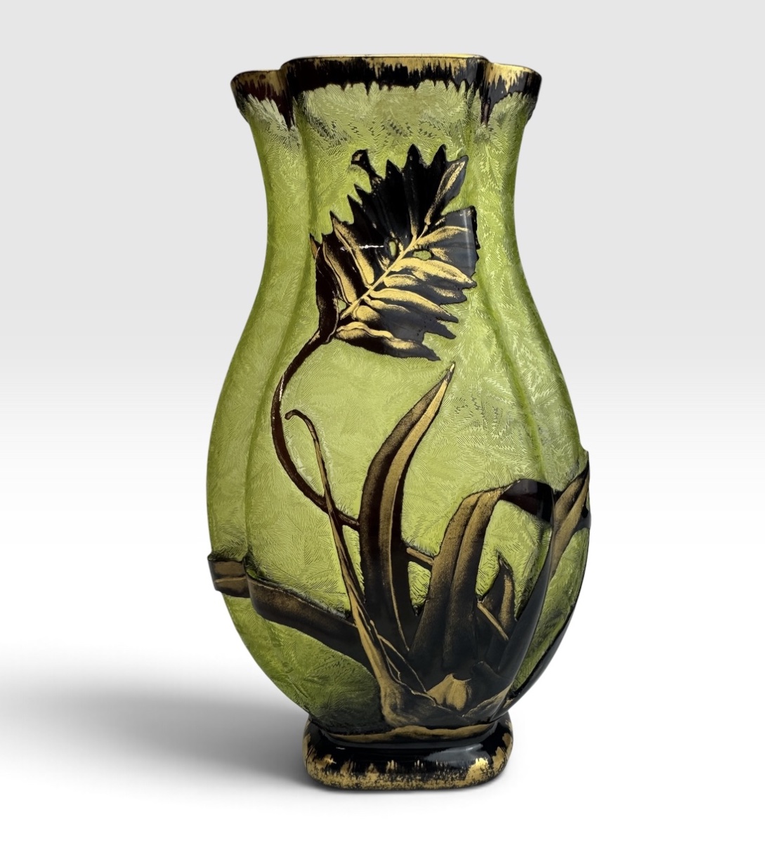 Baccarat - vase « Broméliacées » 