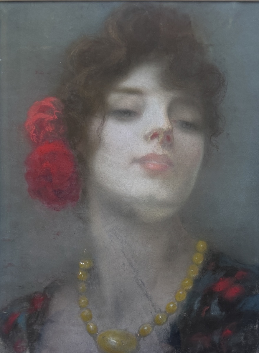 École française, pastel - Portrait de femme à la fleur rouge