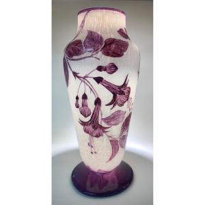 D’argyl Vase Decorated With Fuchsias