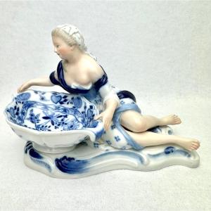 Meissen, Figurine De Dame Conçu Pour Le Sel Et Le Poivre