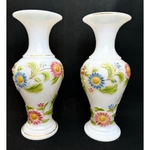 Baccarat - Pair Of Opaline Vases Decorated With Flowers 