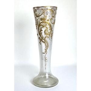 Baccarat grand vase à décor d'arabesques et des roses