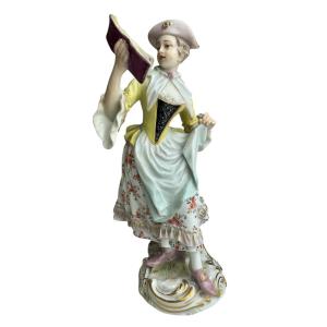 Figurine En Porcelaine Chanteuse De La Chapelle Galante